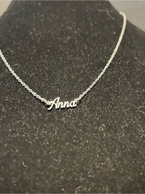 Personalized Silver Script 'Anna' Name Necklace - Women's Jewelry‎